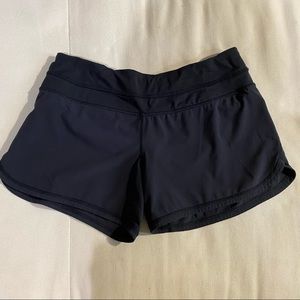 Lululemon Black Women’s Shorts Size 6